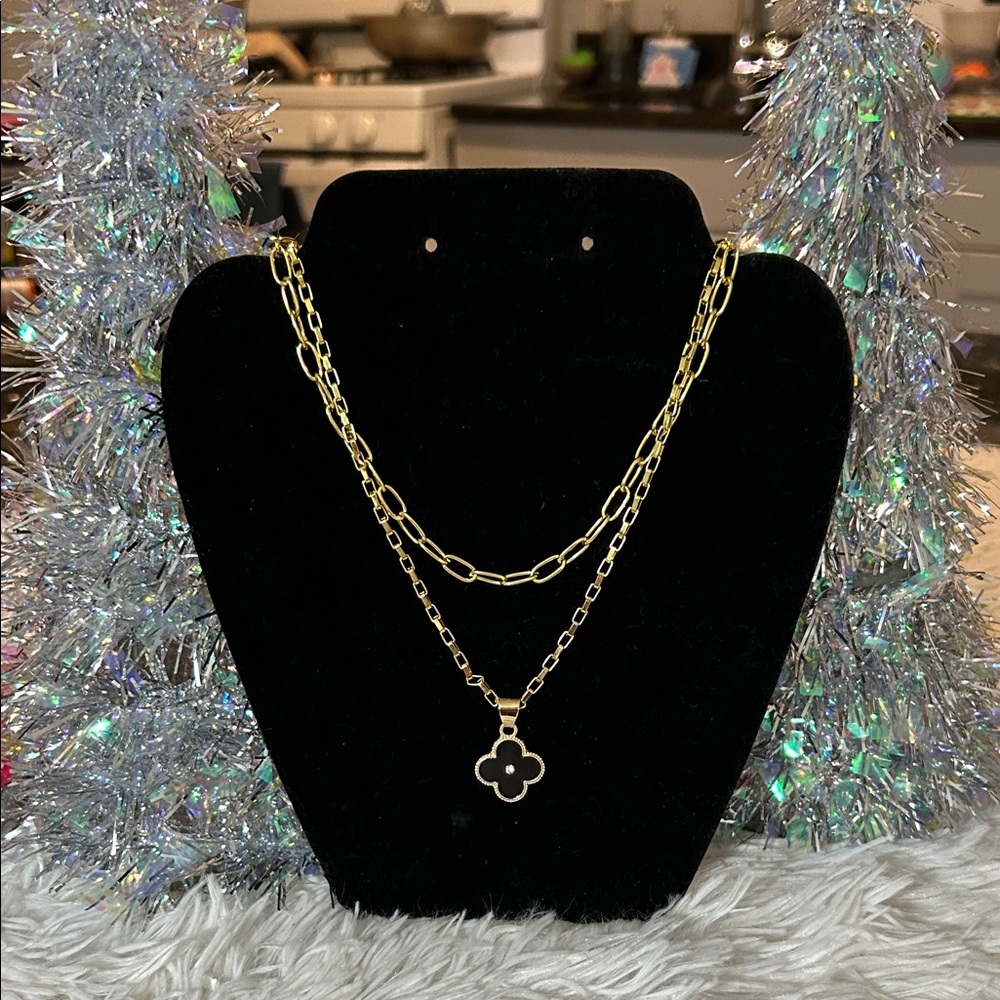 Chic Gold Necklace with Black Flower Pendant